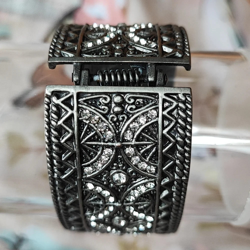 Unsigned this listing